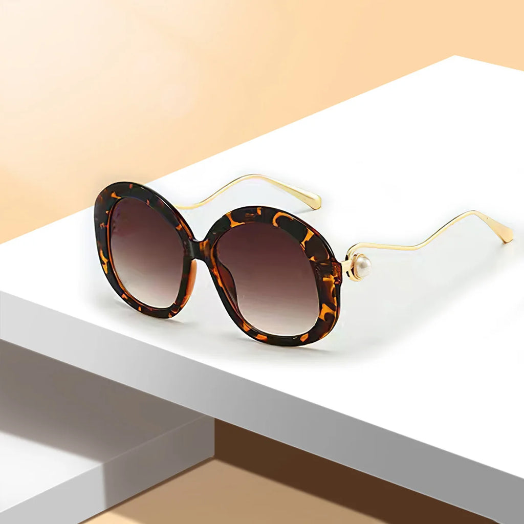 Vintage Sunglasses for Men Exquisite and Fashionable Sunglasses with Golden Frame and Pink Yellow Trim Womens Sunglasses