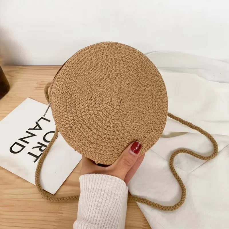 Borsa Rotonda in Paglia Minimalista - Tracolla Donna Stile Vacanza