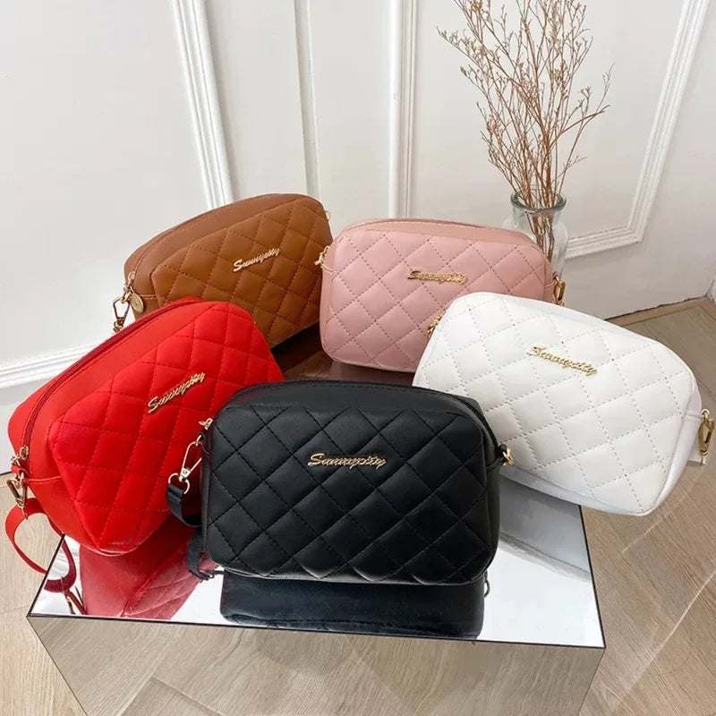 Borsetta a Tracolla Piccola con Nappa e Ricamo - Mini Bag Fashion con Catena