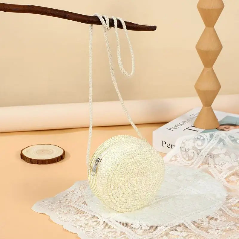 Borsa Rotonda in Paglia Minimalista - Tracolla Donna Stile Vacanza