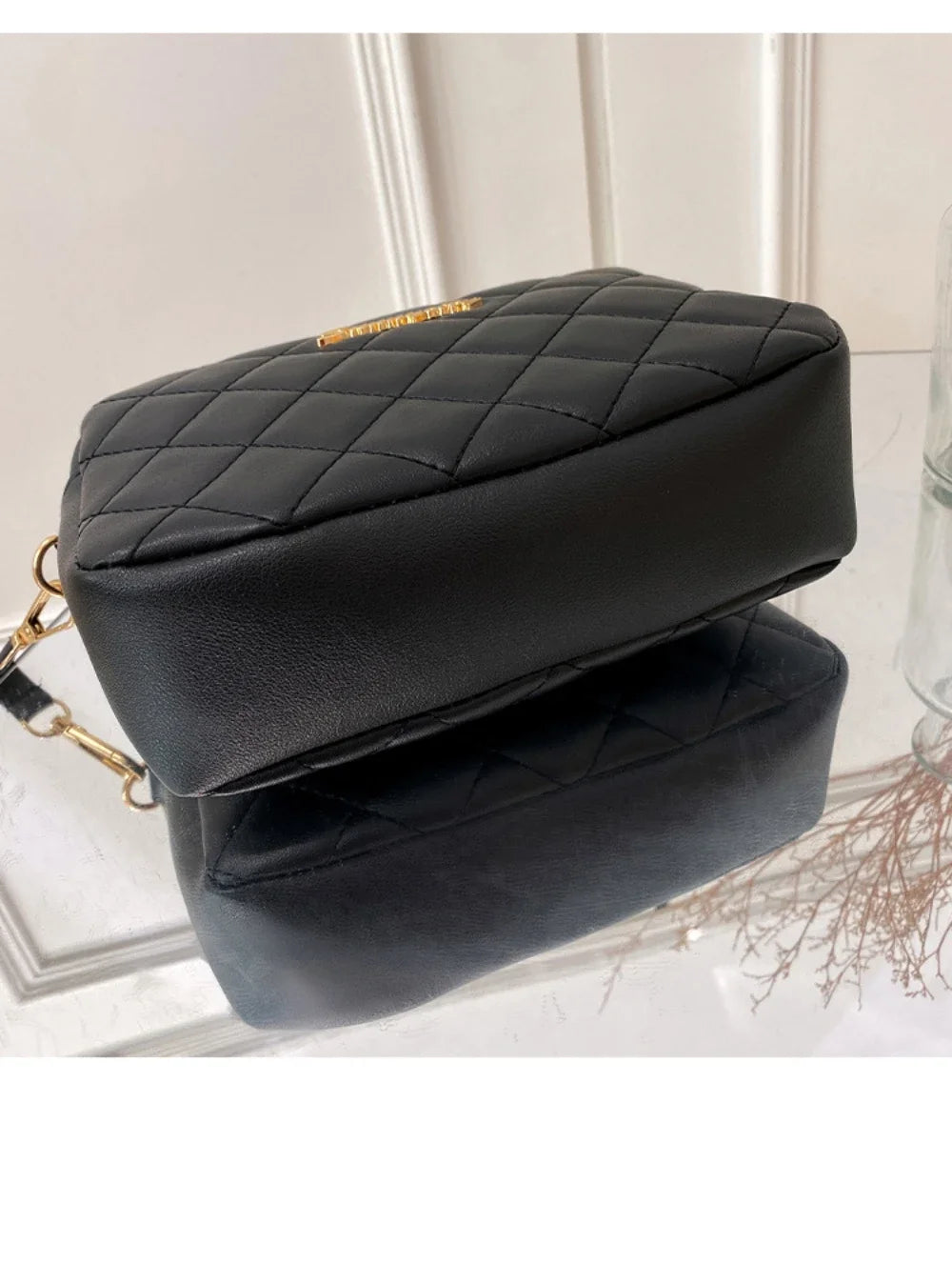Borsetta a Tracolla Piccola con Nappa e Ricamo - Mini Bag Fashion con Catena