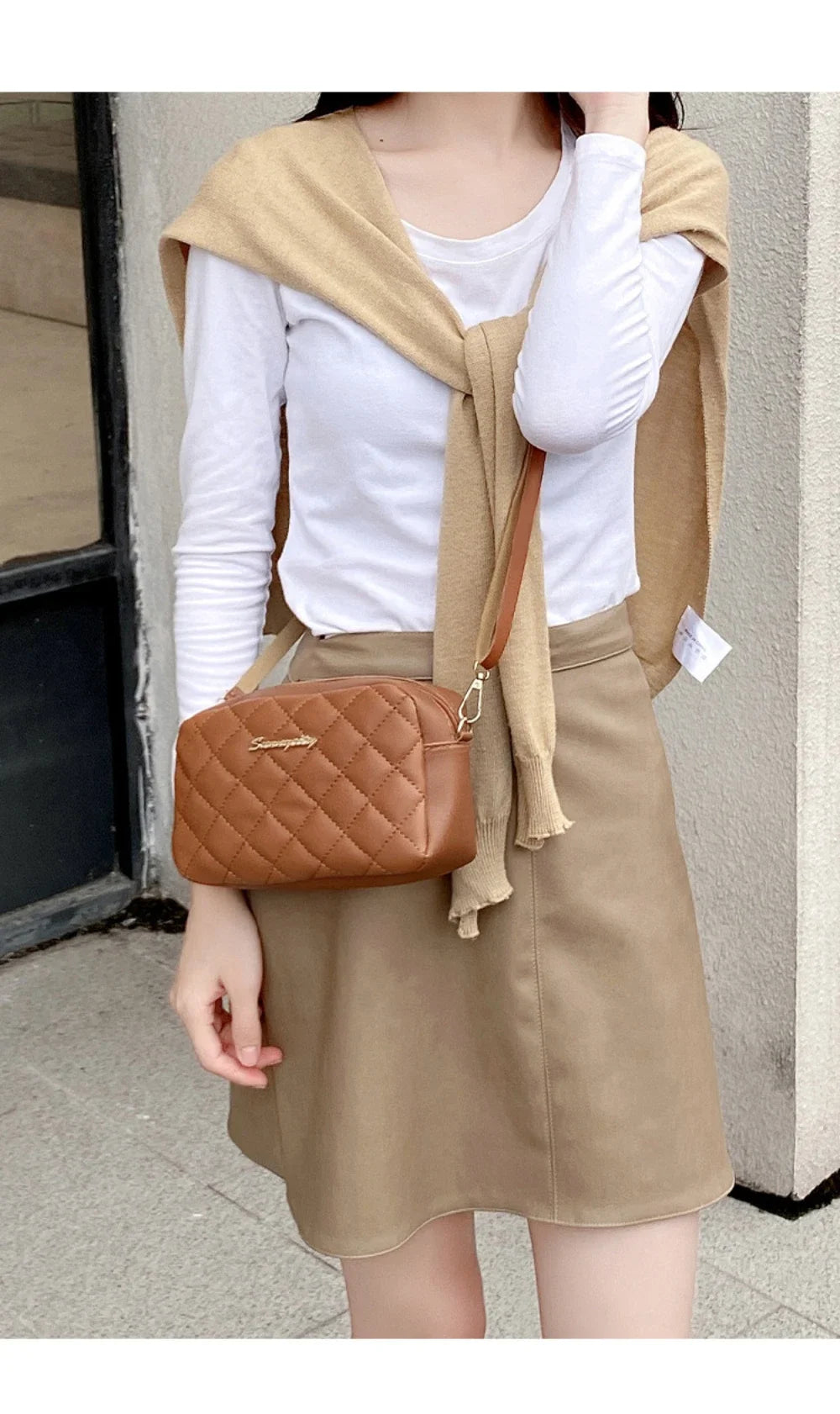 Borsetta a Tracolla Piccola con Nappa e Ricamo - Mini Bag Fashion con Catena